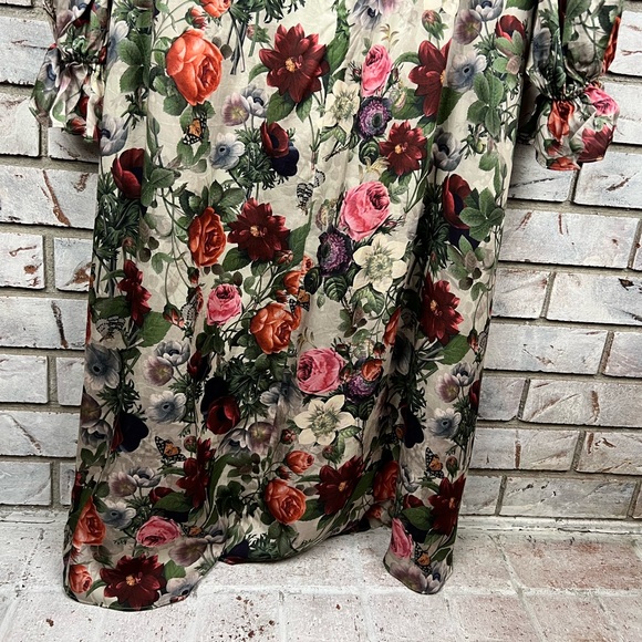 & Other Stories | V Neck Frill Midi Dress in Vintage Floral Print - Picture 12 of 16